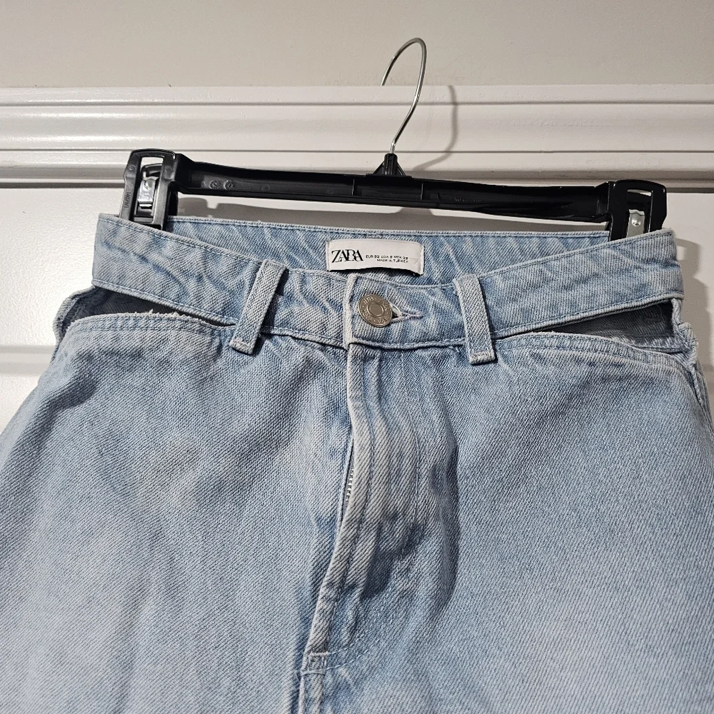 Zara cut outs on the pockets size 0